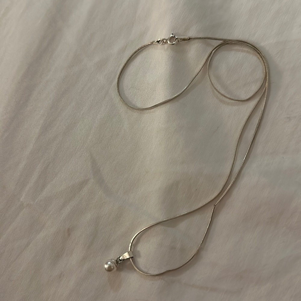 *๐ FREE WITH PURCHASE* Pearl pendant silver chain necklace - Picture 8 of 15